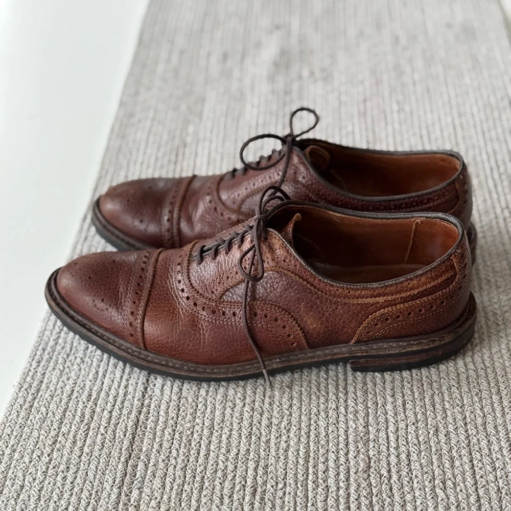 Allen Edmonds Kiowa Dark Brown Perforated Leather Oxford Dress Shoes Size 8.5